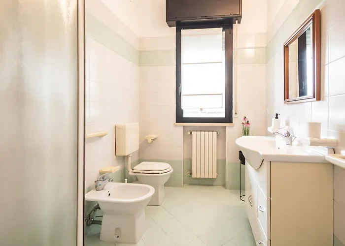 Vicino Al Mare - Comodo Per 5 - Wifi E Parcheggio Privato Apartament *
