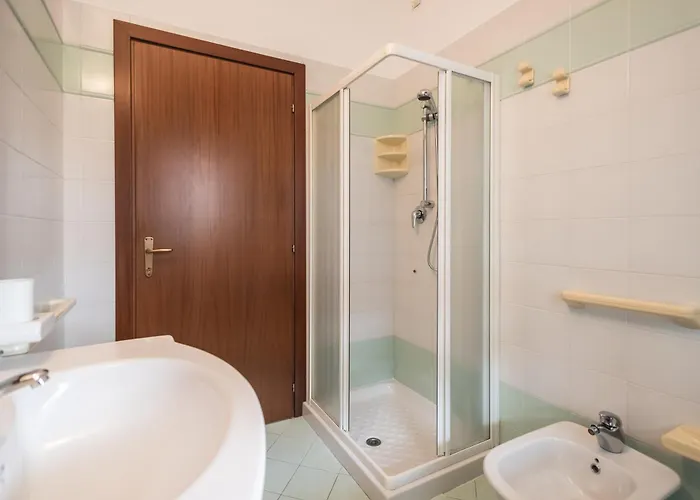 Apartament Vicino Al Mare - Comodo Per 5 - Wifi E Parcheggio Privato *