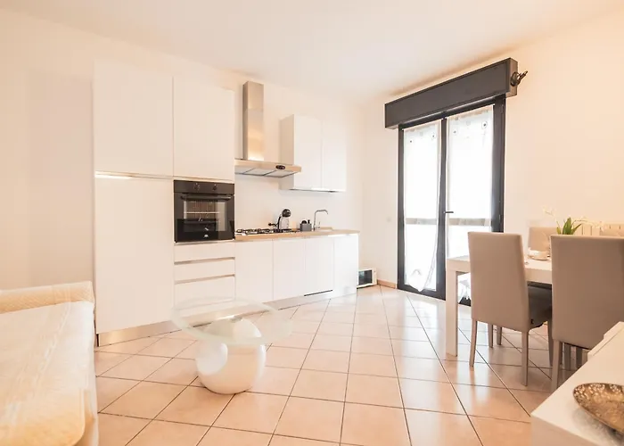Vicino Al Mare - Comodo Per 5 - Wifi E Parcheggio Privato Apartament *