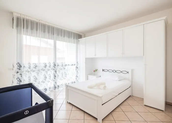 شقة Vicino Al Mare - Comodo Per 5 - Wifi E Parcheggio Privato