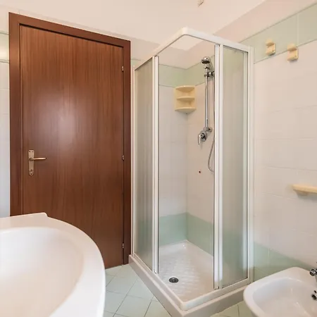 Apartment Vicino Al Mare - Comodo Per 5 - Wifi E Parcheggio Privato *