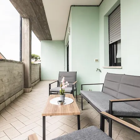 Apartment Vicino Al Mare - Comodo Per 5 - Wifi E Parcheggio Privato