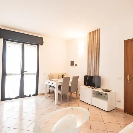 Apartment Vicino Al Mare - Comodo Per 5 - Wifi E Parcheggio Privato